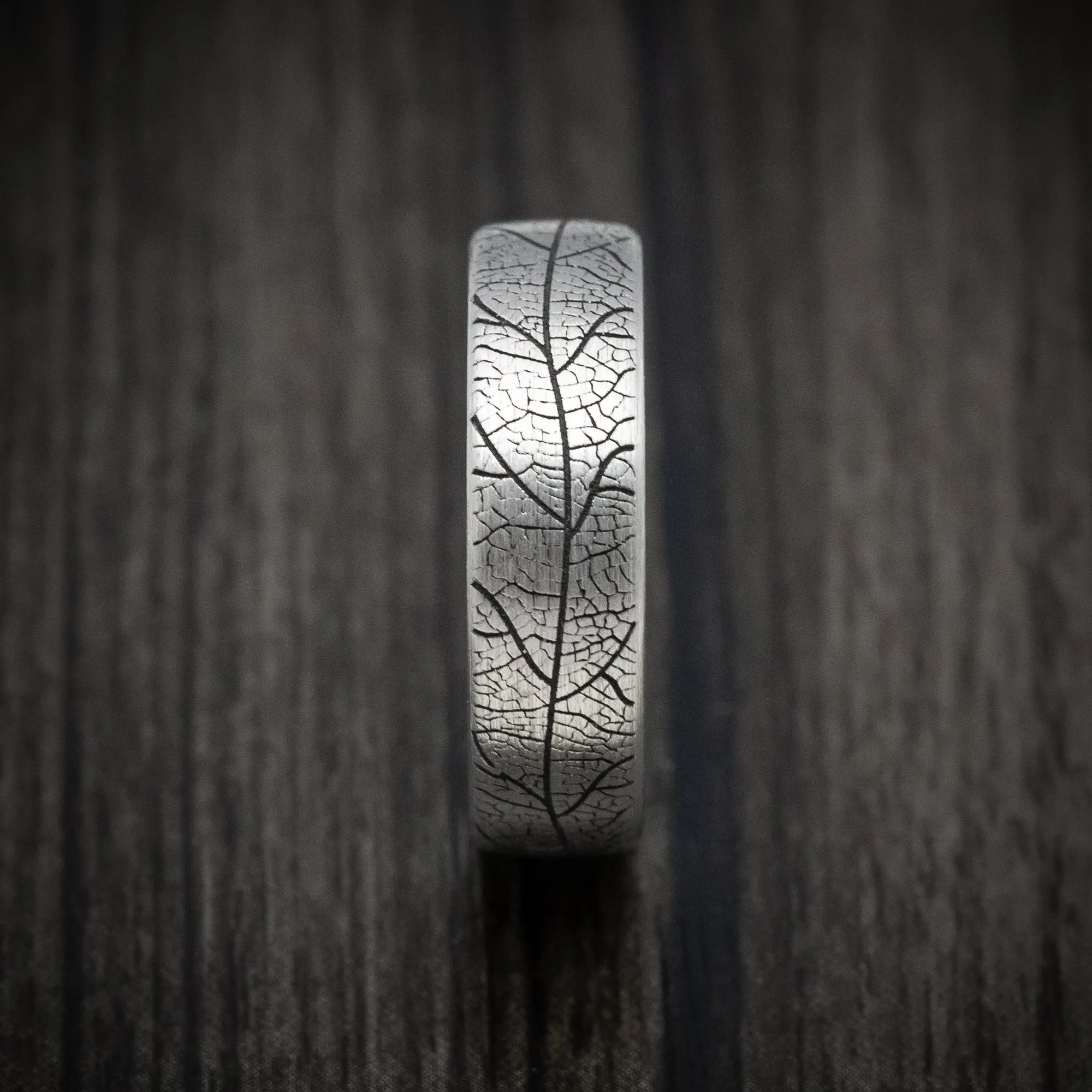 14K White Gold Leaf Design Wedding Men's Band