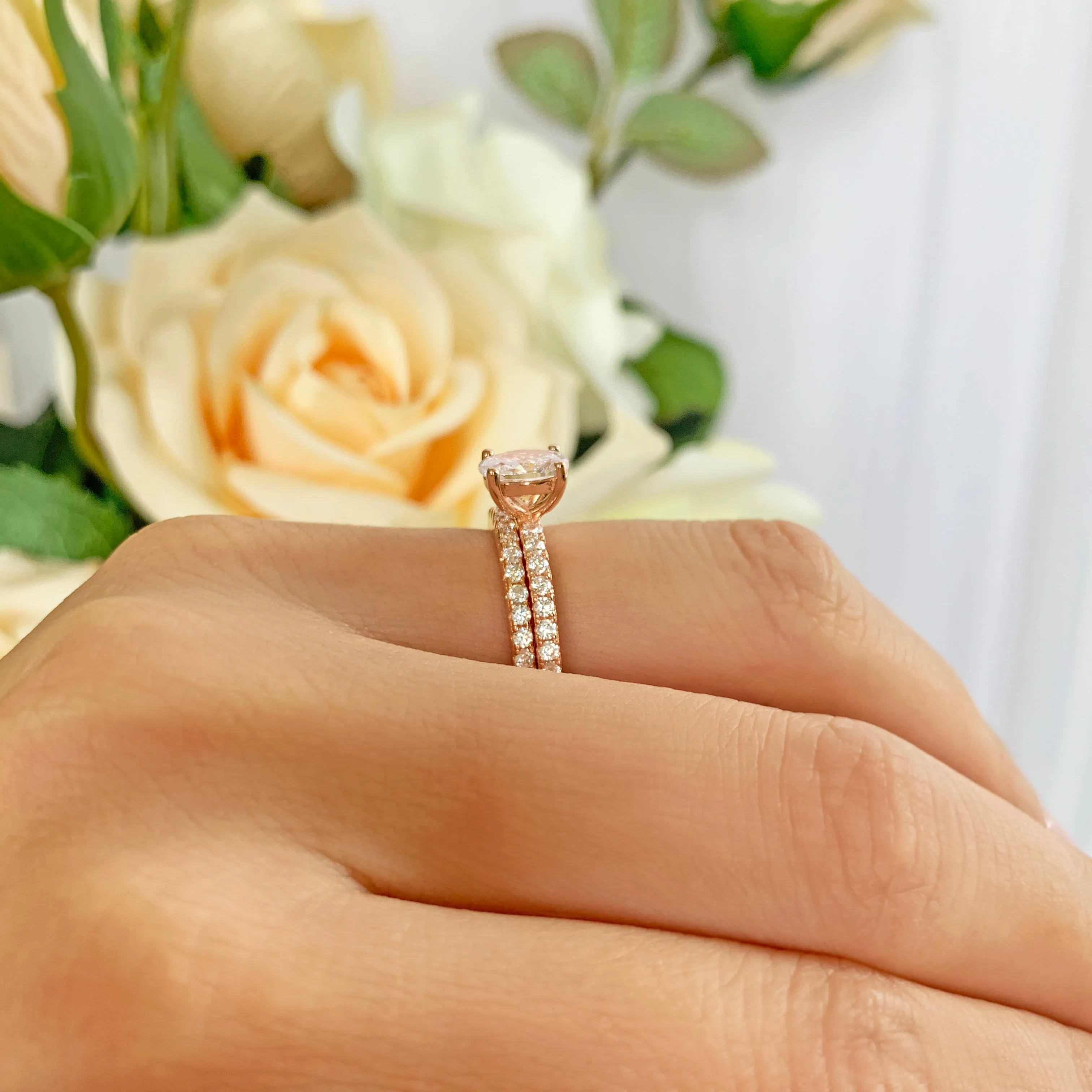 3/4 ctw Oval Accented Solitaire Set - Rose GP