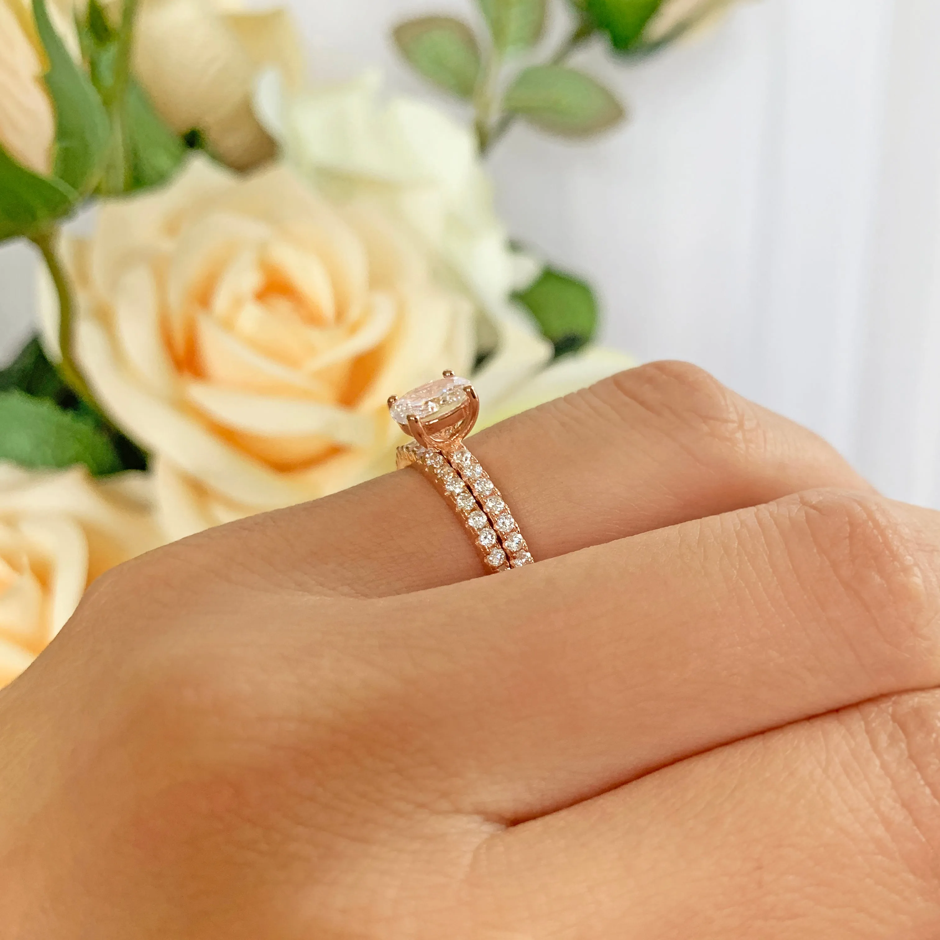 3/4 ctw Oval Accented Solitaire Set - Rose GP
