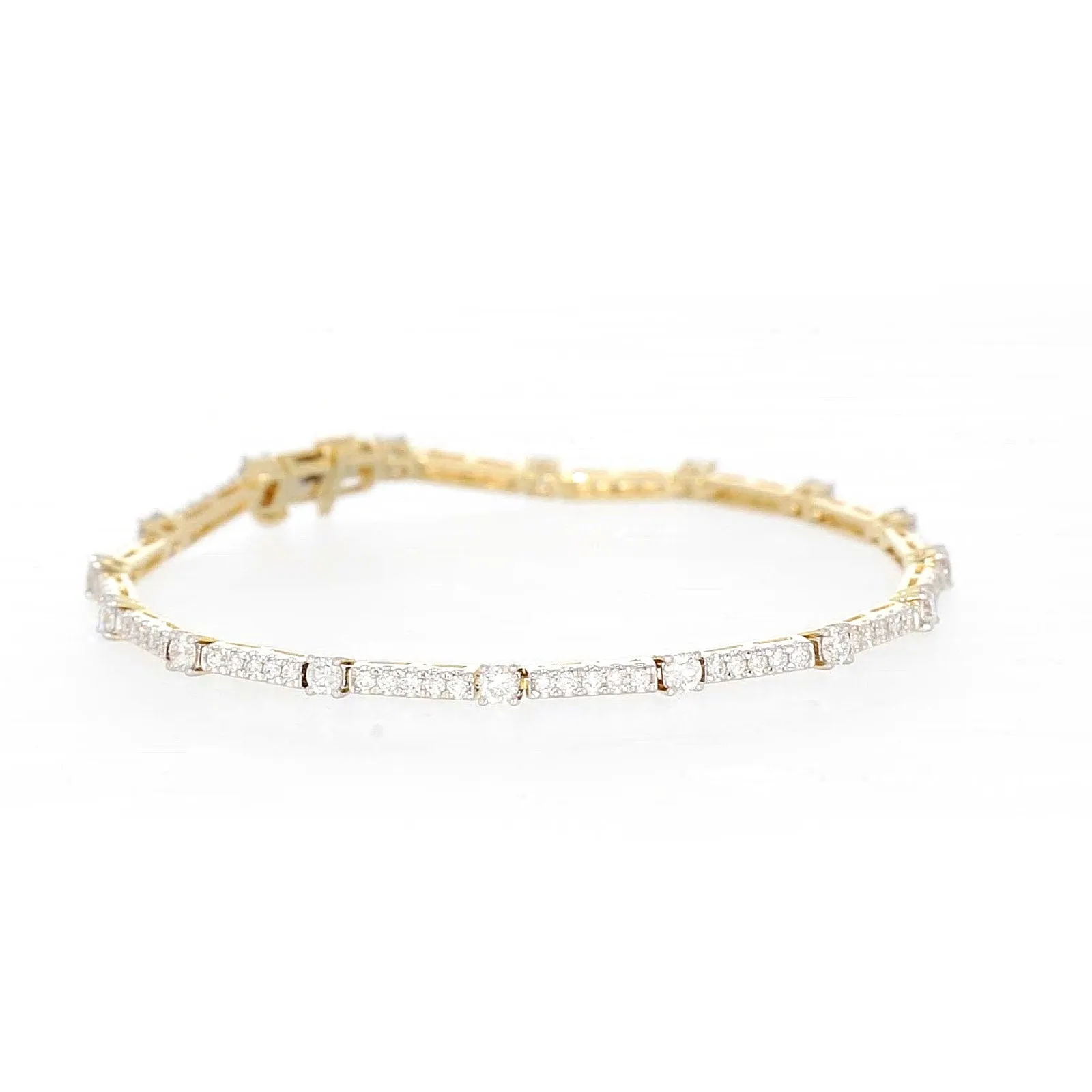 Celebration 9ct Yellow Gold Round Brilliant Cut 2 Carat tw of Lab Grown Diamonds Bracelet