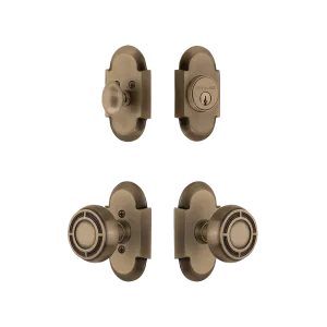 Cottage Entry Set with Mission Knob in Antique Brass