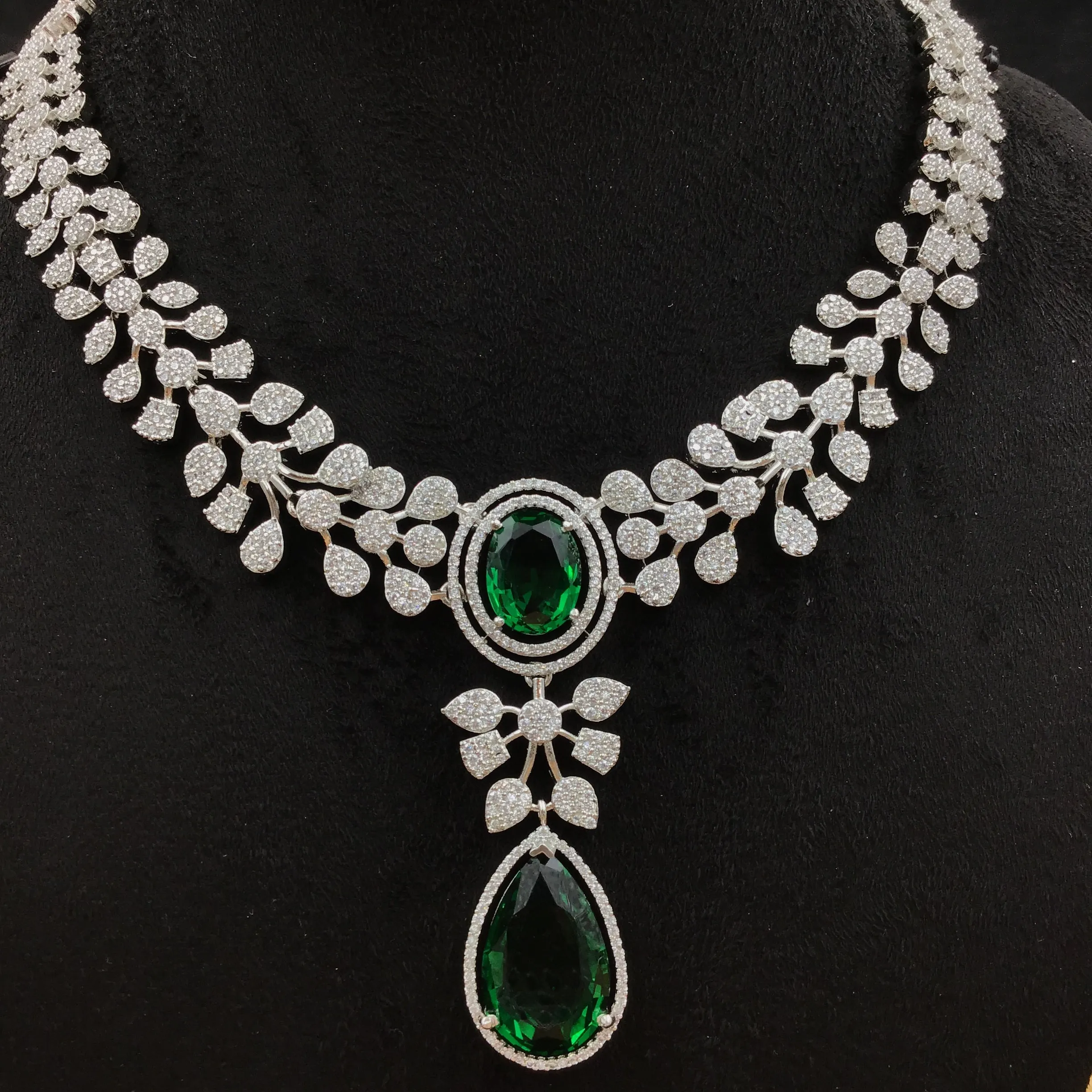 Round Neck Zircon/AD Necklace Set 10809-69