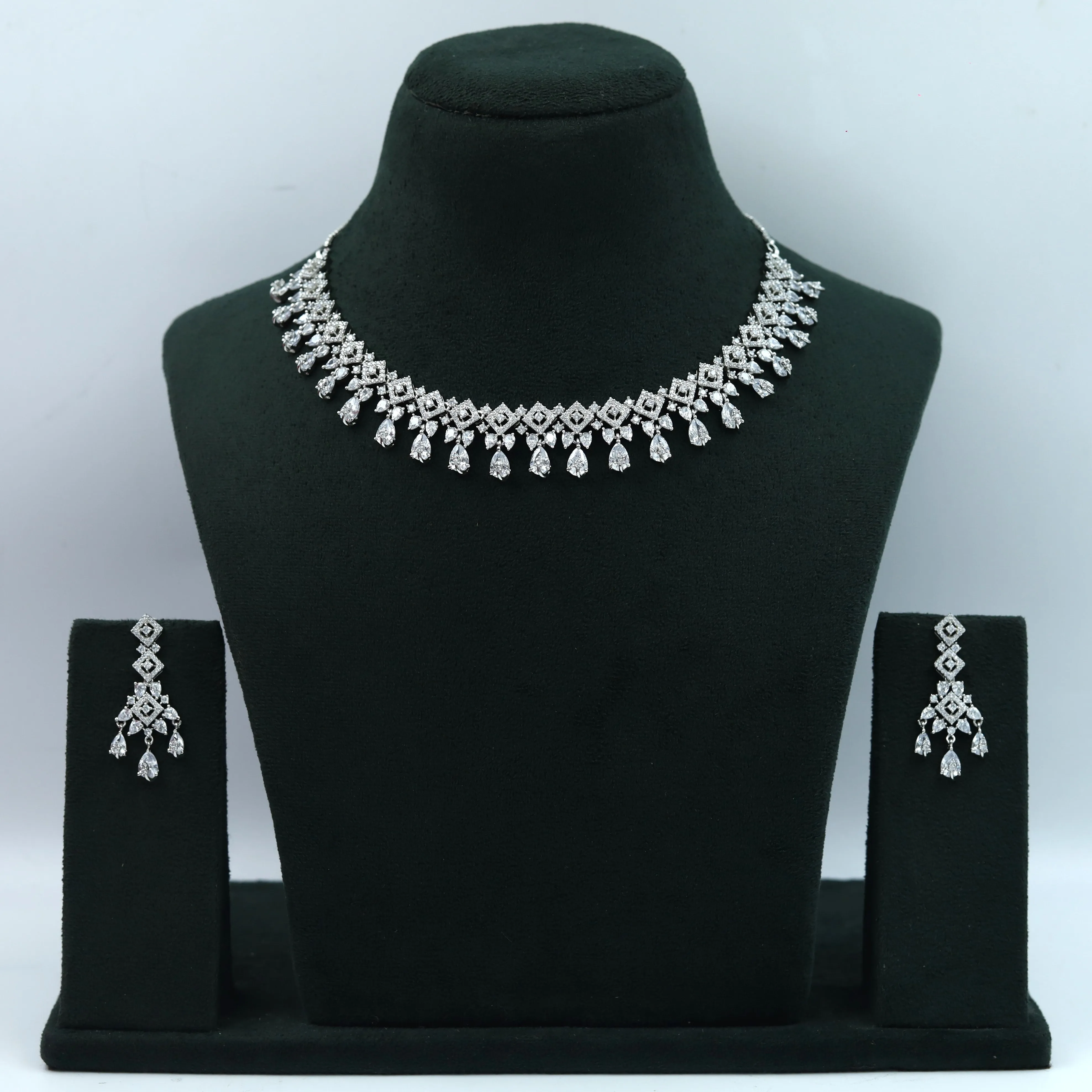 Round Neck Zircon/AD Necklace Set 10812-69