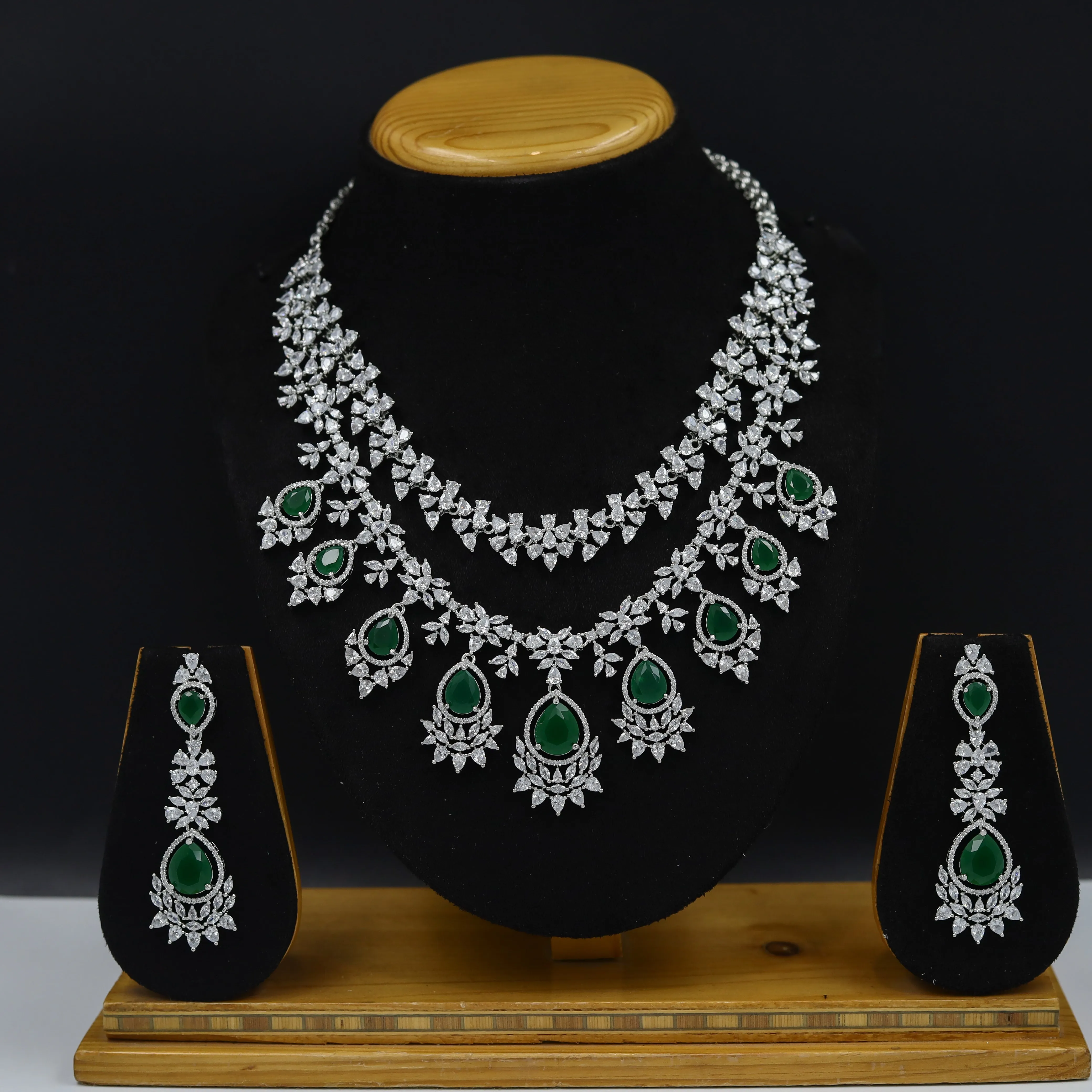 Round Neck Zircon/AD Necklace Set 10813-69