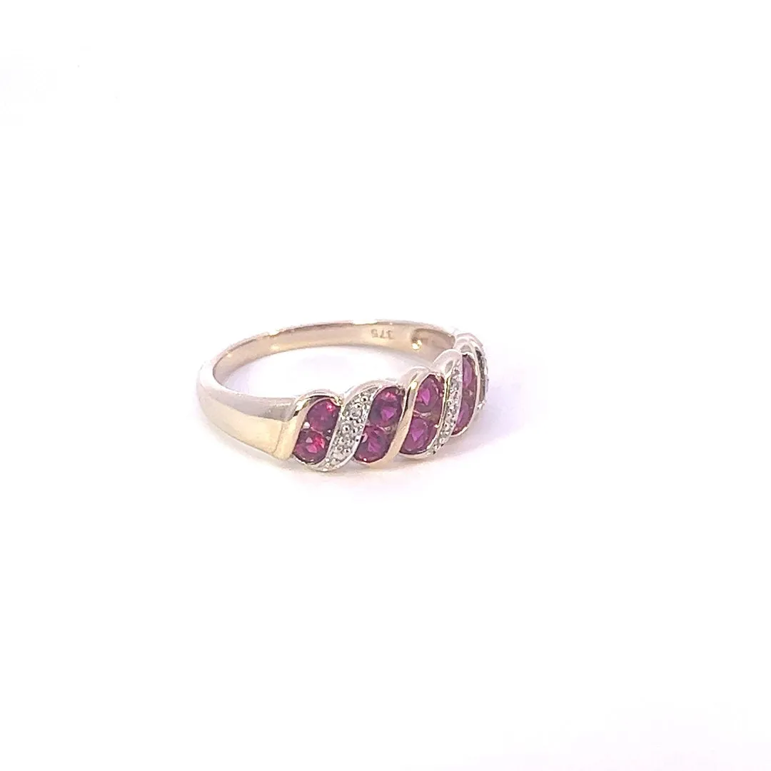 Stunning 9ct Yellow Gold Synthetic Ruby & Diamond Ring